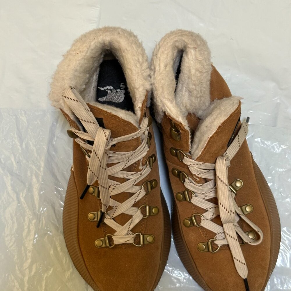 Sorel  Woman Sz 7.5  Cozy   Tawny Buff Suede Wedge Ankle Boots Shoes Camel $159 - Picture 7 of 7